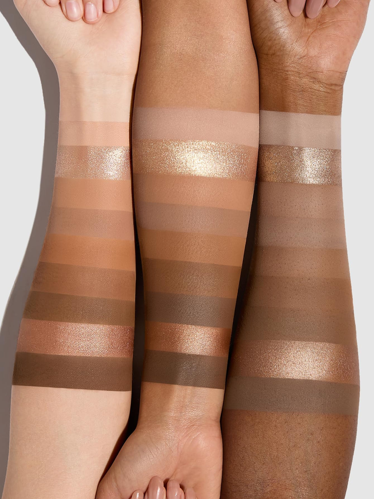 9-Color Shimmer & Matte Eyeshadow Palette U954090