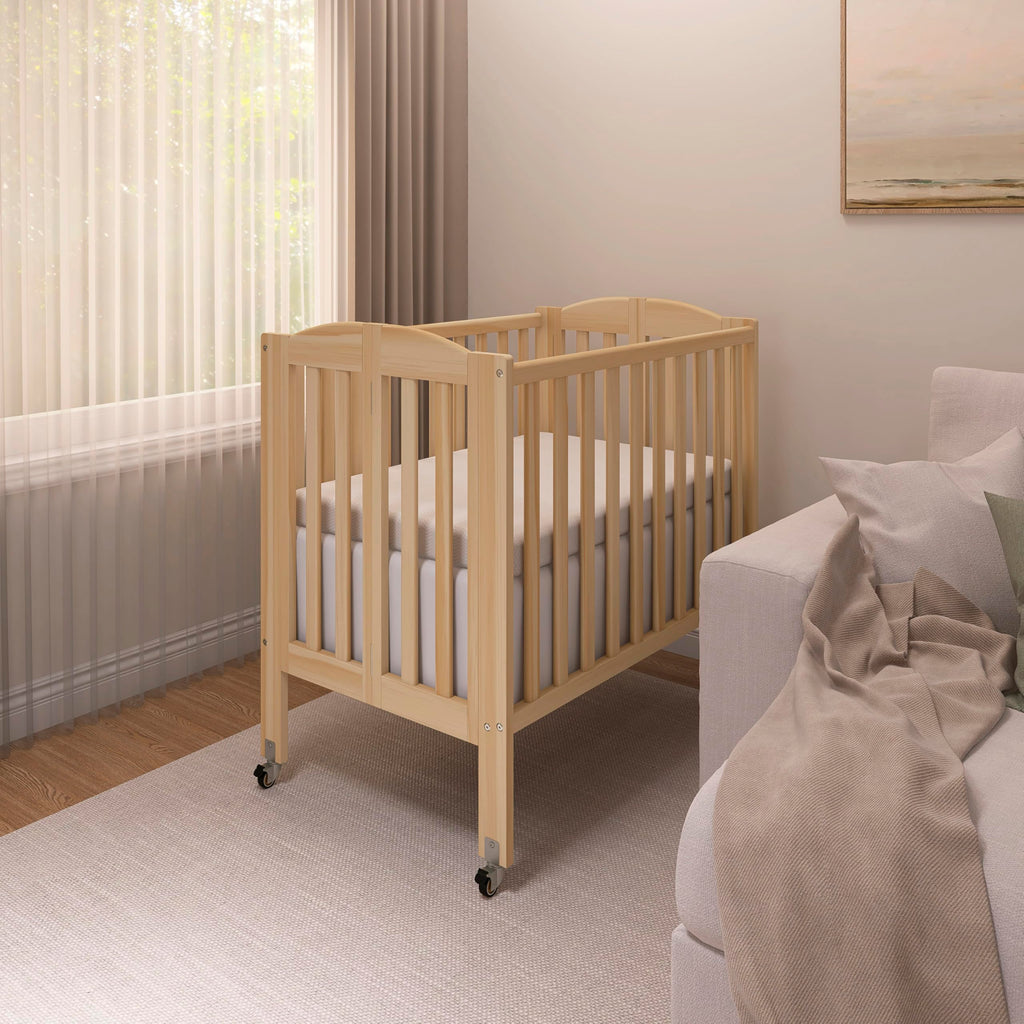2-in-1 Portable Mini Crib with Mattress B207
